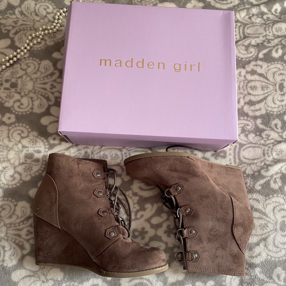 Never worn Madden Girl ankle booties